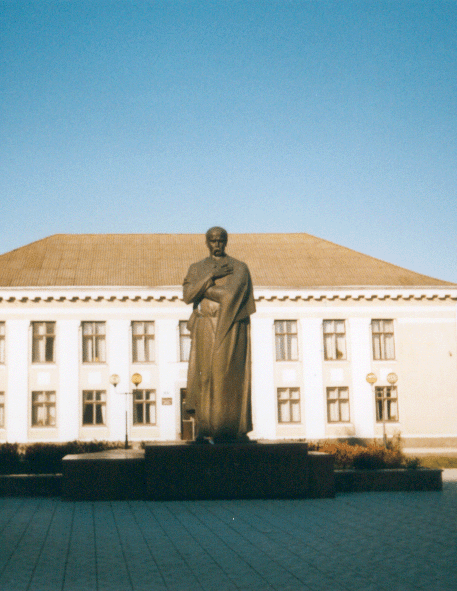 Пам'ятник Т.Г.Шевченку у м.Козова Тернопільської області. Фотографував Роман Захарій (надіслано з м.Берген, Норвегія).